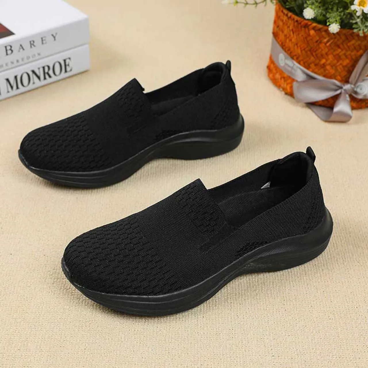 Black flyknit casual texture pattern slip on shoe sneaker