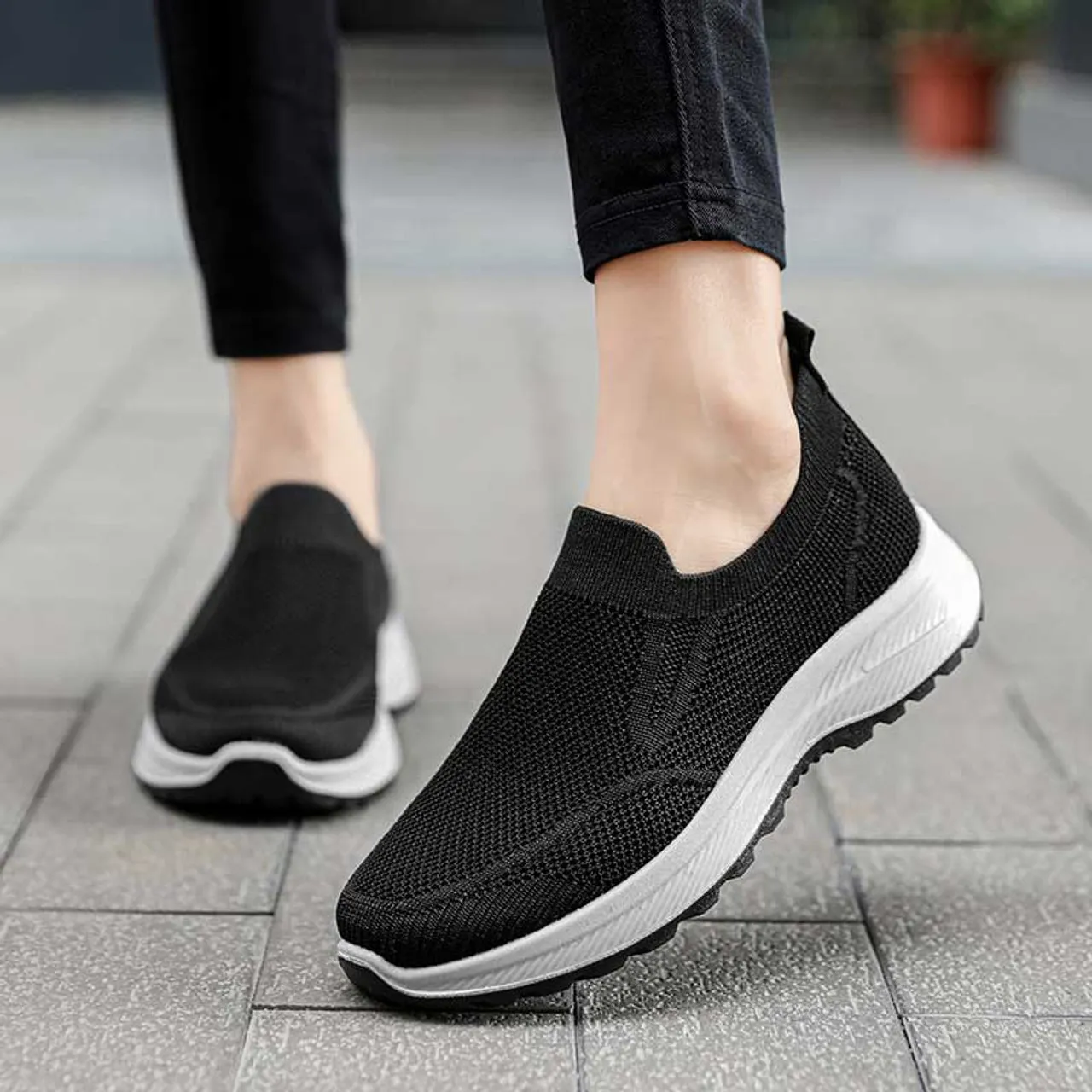 Black plain flyknit casual slip on shoe sneaker