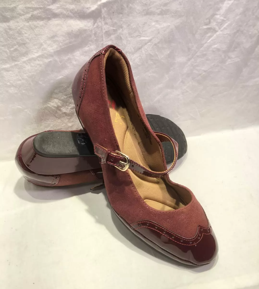 COMFORTIVA Women's •Amherst• Mary-jane Wedge  10M Bordeaux leather