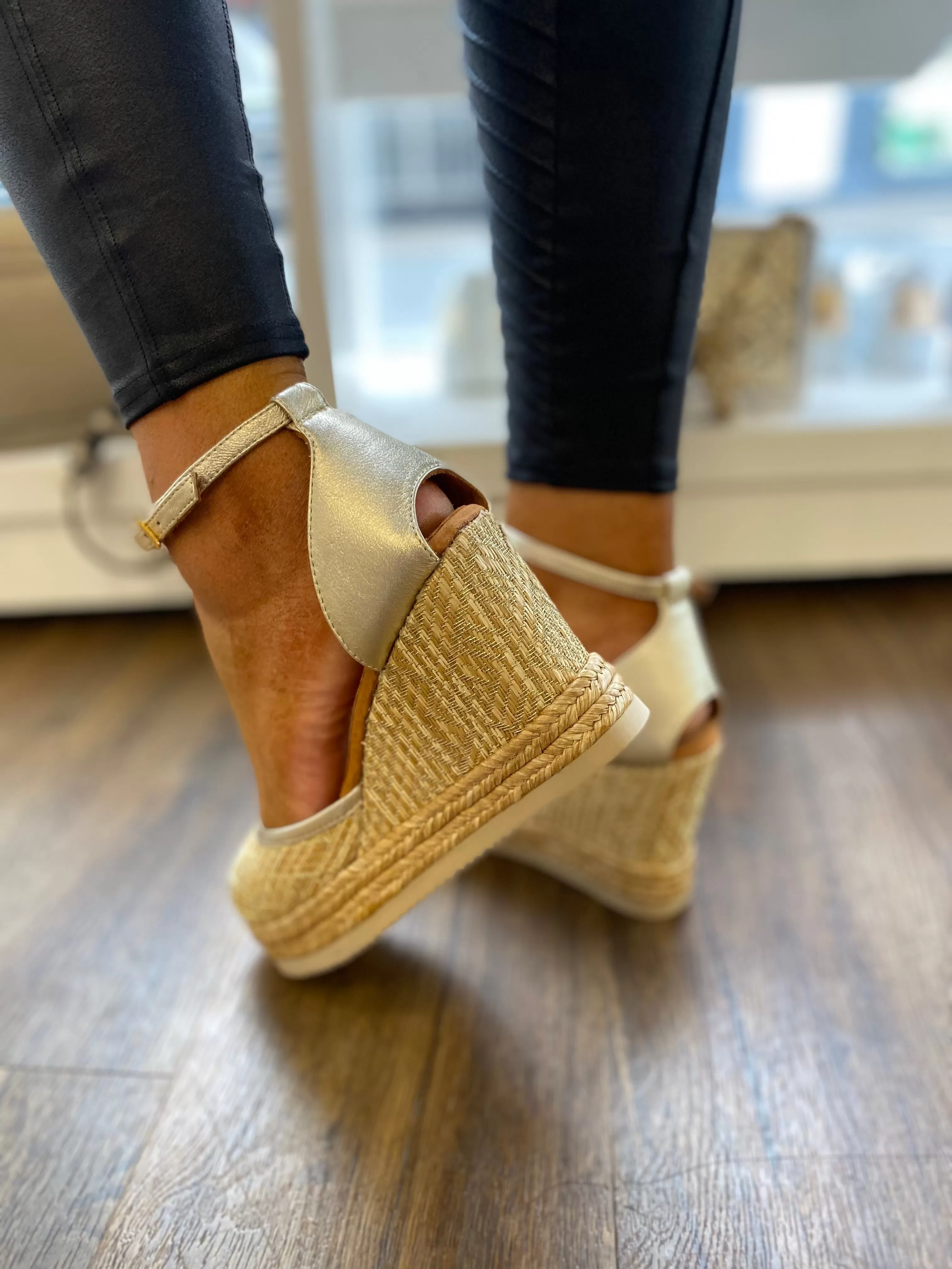 UNISA CAMEO ESPADRILLE GOLD WEDGE