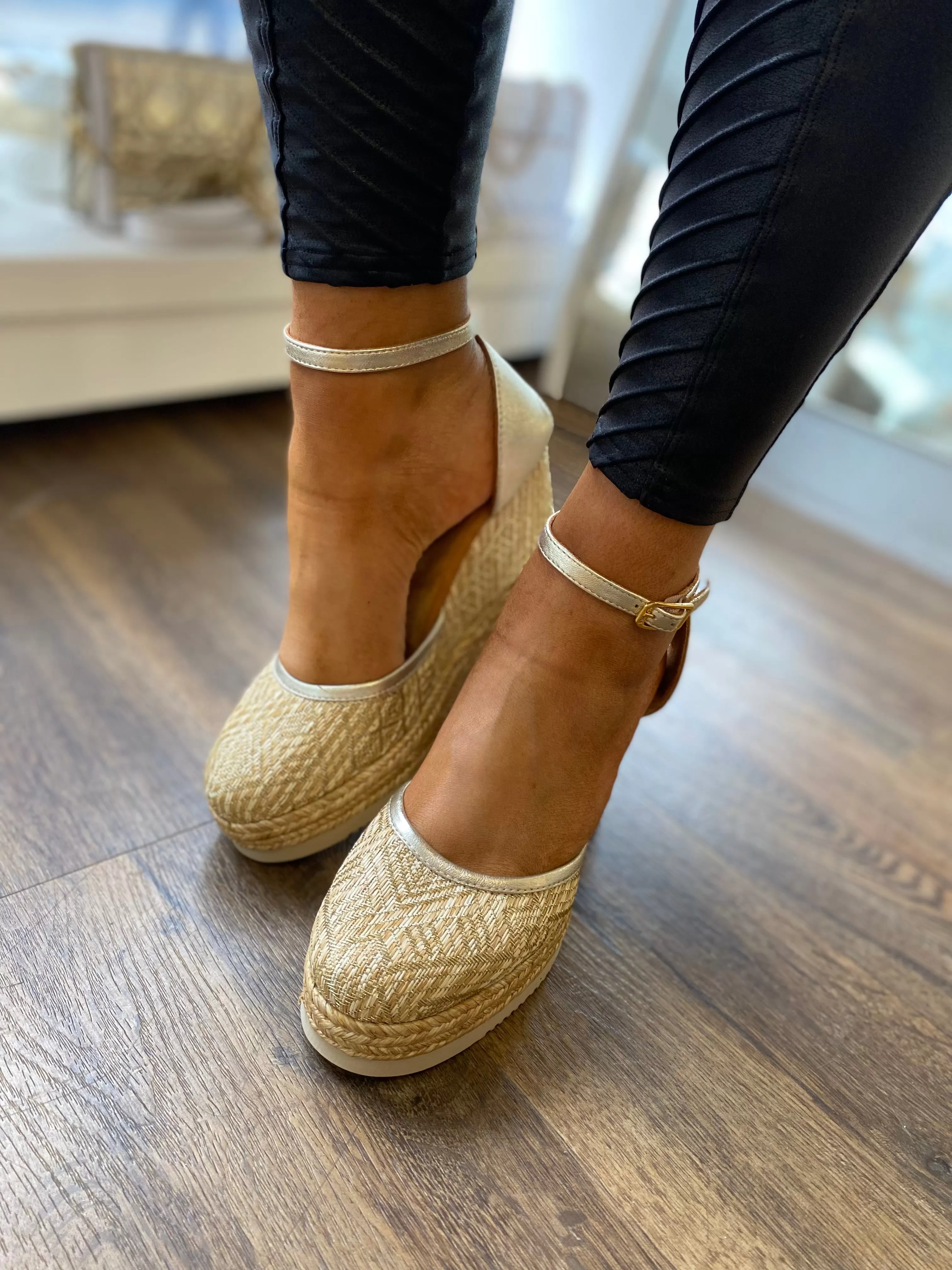 UNISA CAMEO ESPADRILLE GOLD WEDGE